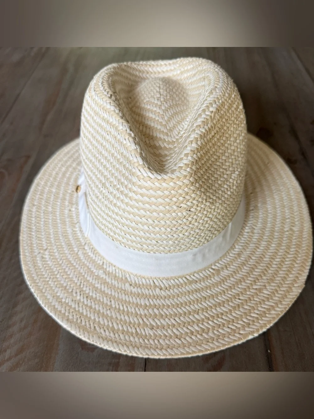 kate spade Natural Straw Hat with White Band gold spade logo